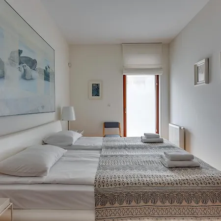 Mye - Art Neptun Apartment